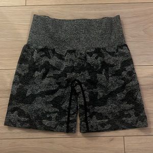XS NVGTN CAMO SHORTS